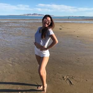 Meet your Posher, Abby